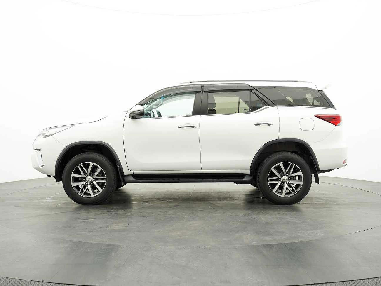 used 2018 Toyota FORTUNER 4X4 2.7