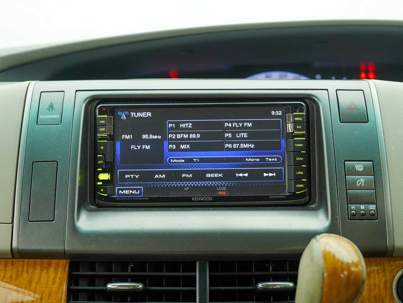 used 2010 Toyota Estima  2.4