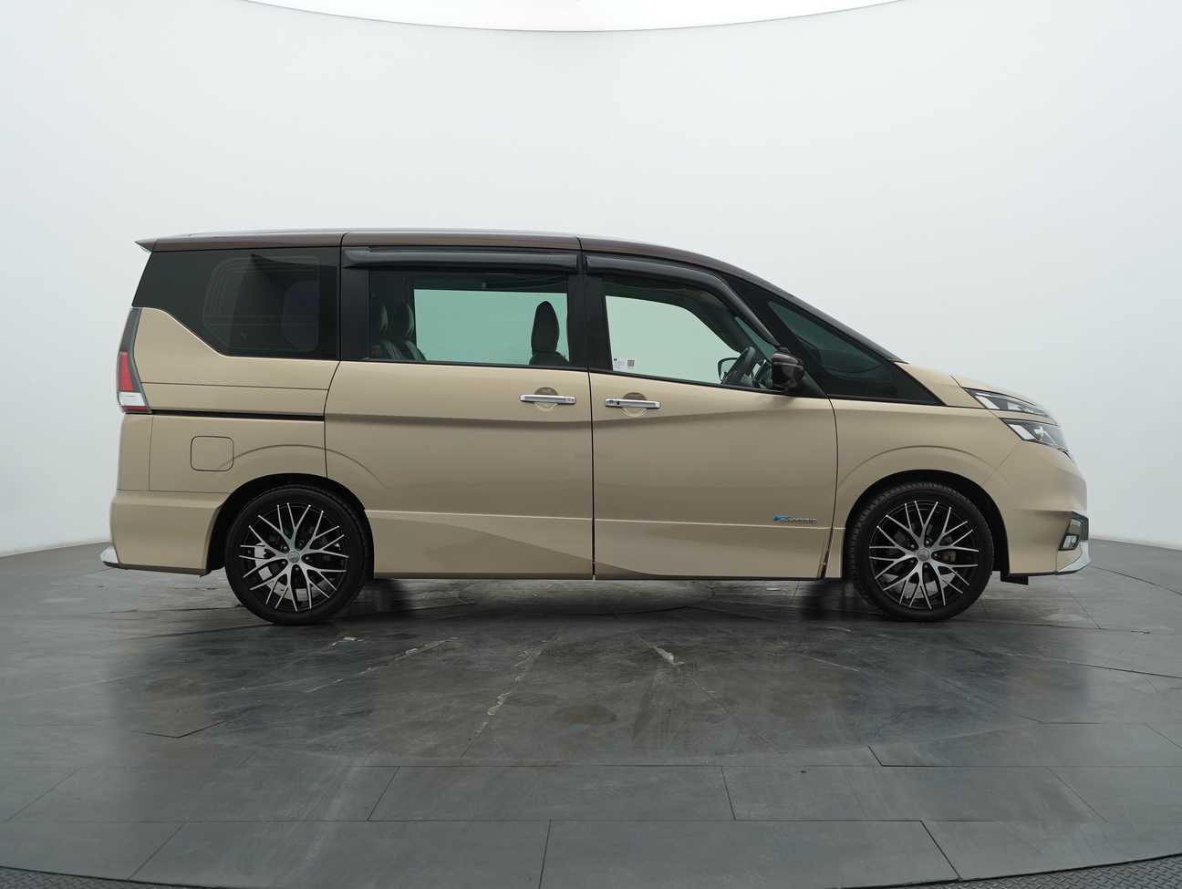 terpakai 2019 Nissan Serena S-Hybrid High-Way Star J Impul 2.0