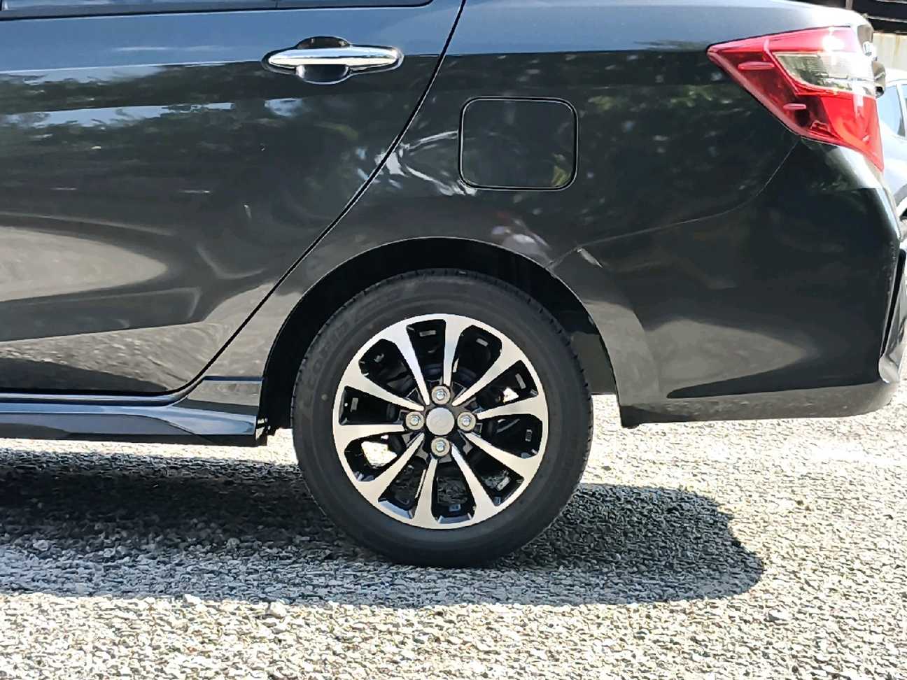 terpakai 2023 Perodua Bezza Advance 1.3