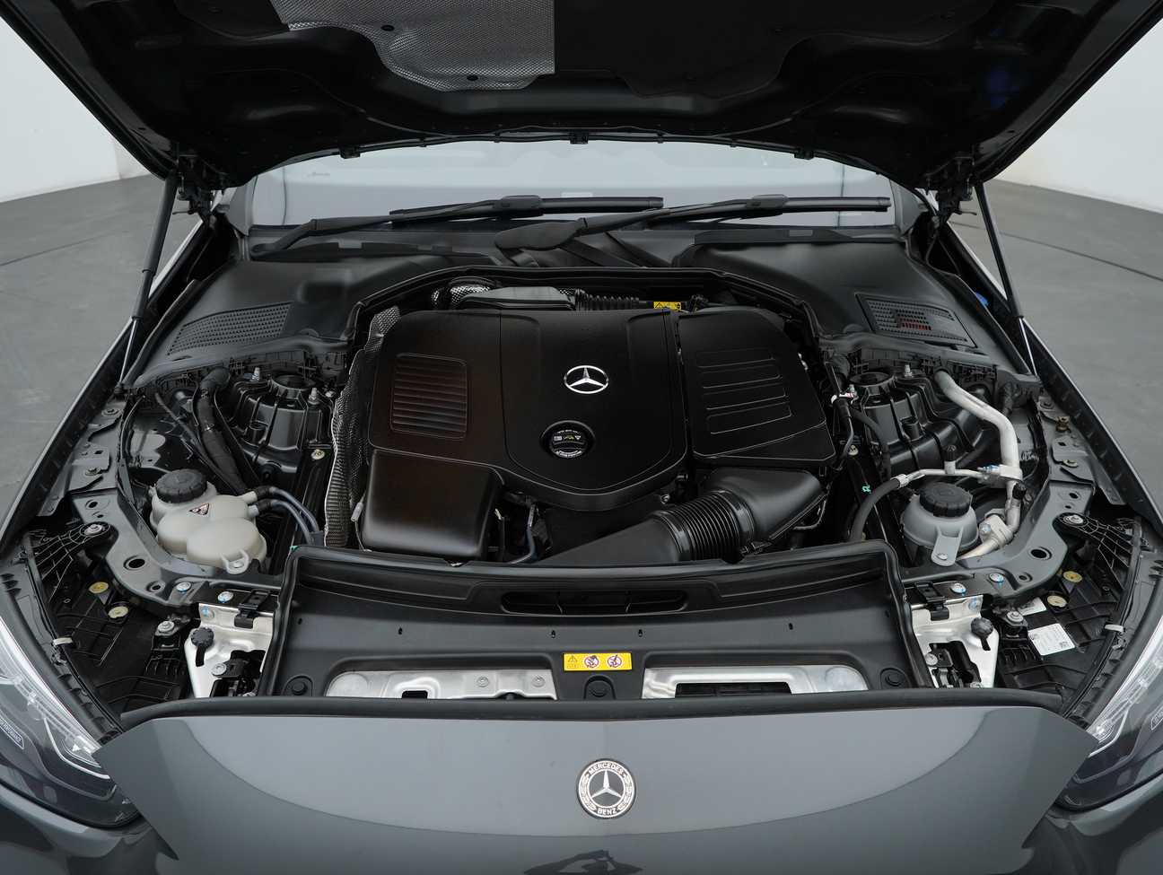 used 2023 Mercedes-Benz C300 AMG Line 2.0