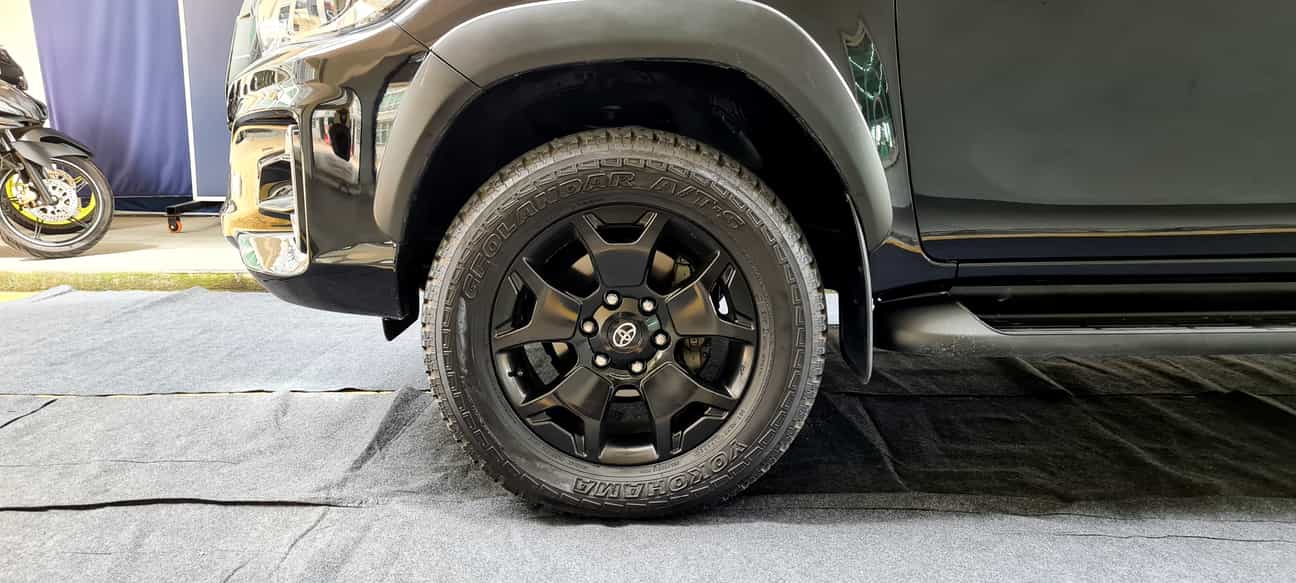 used 2019 Toyota HILUX DOUBLE CAB LE 4X4 2.8