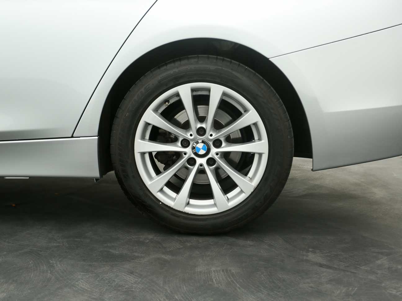 used 2016 BMW 320i Sport Line 2.0