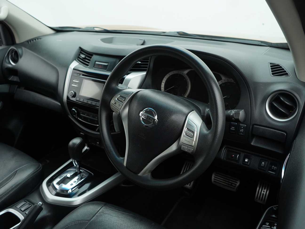 used 2016 Nissan Navara NP300 VL Dual Cab 2.5