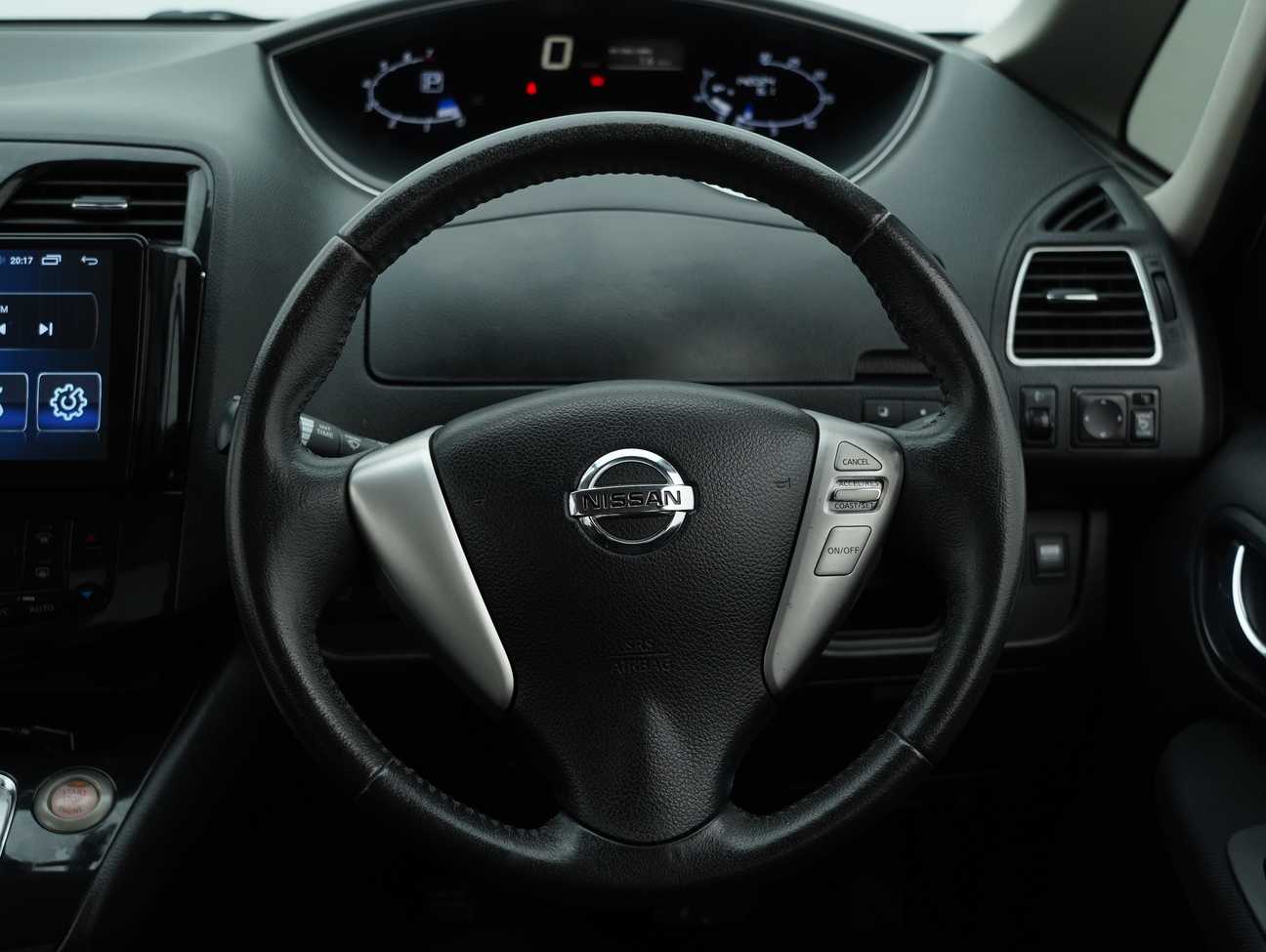 used 2013 Nissan Serena S-Hybrid High-Way Star 2.0