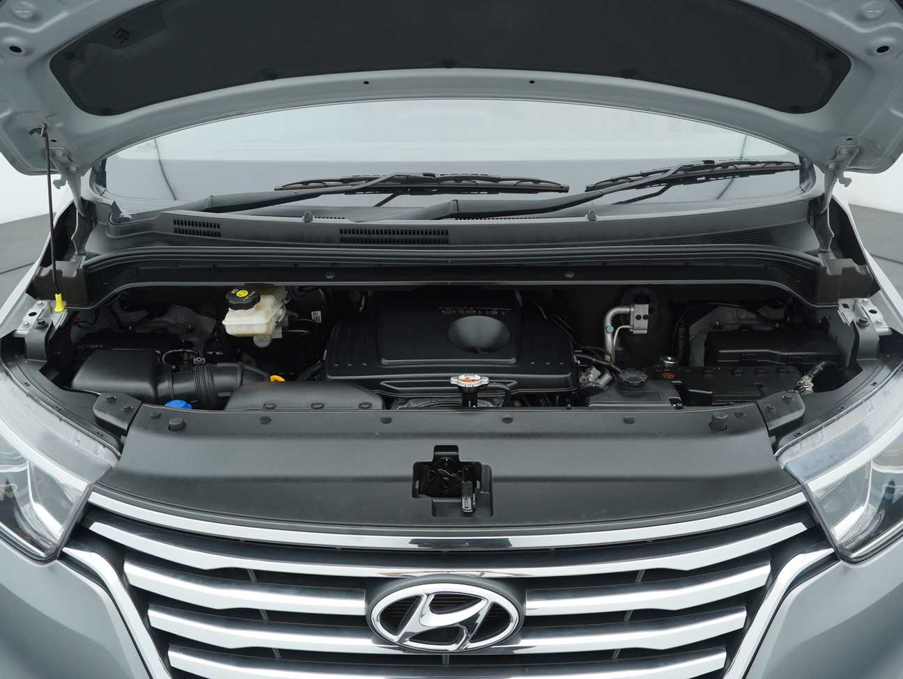 used 2021 Hyundai Grand Starex Executive Plus 2.5