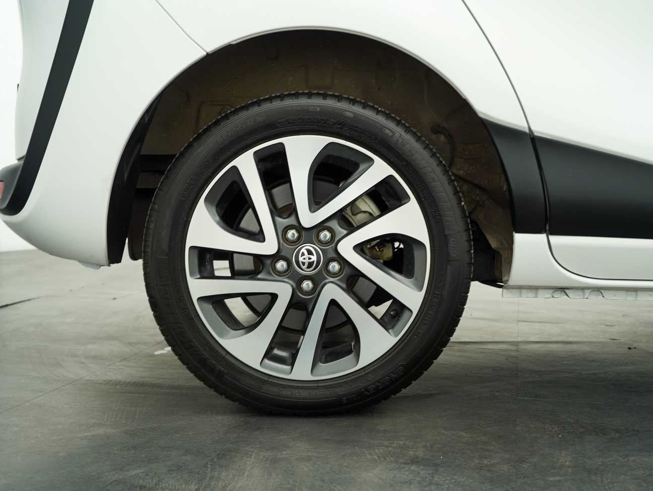 used 2016 Toyota Sienta V 1.5