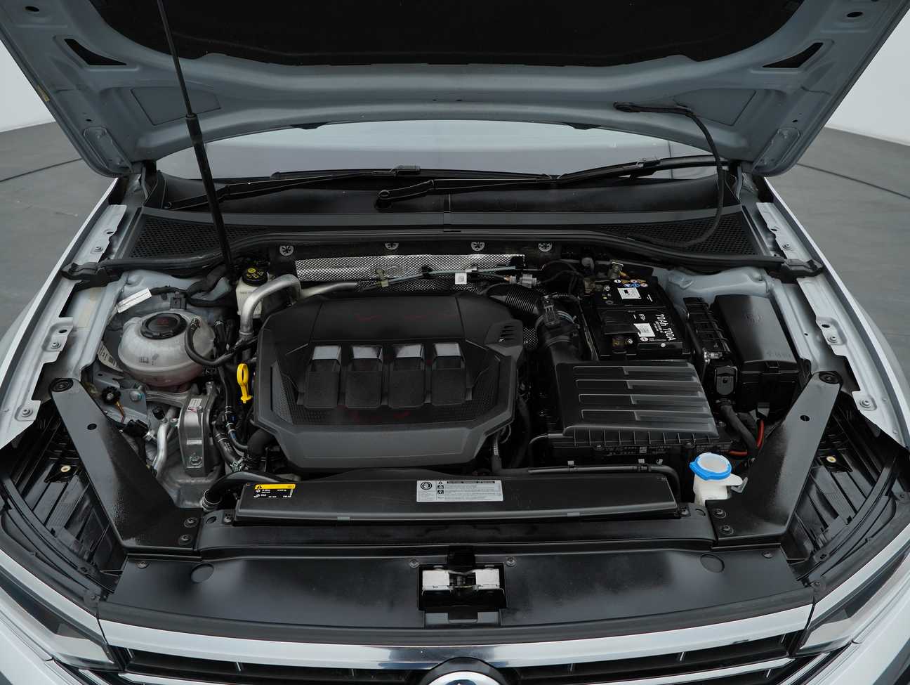 terpakai 2020 Volkswagen Passat R-Line 2.0