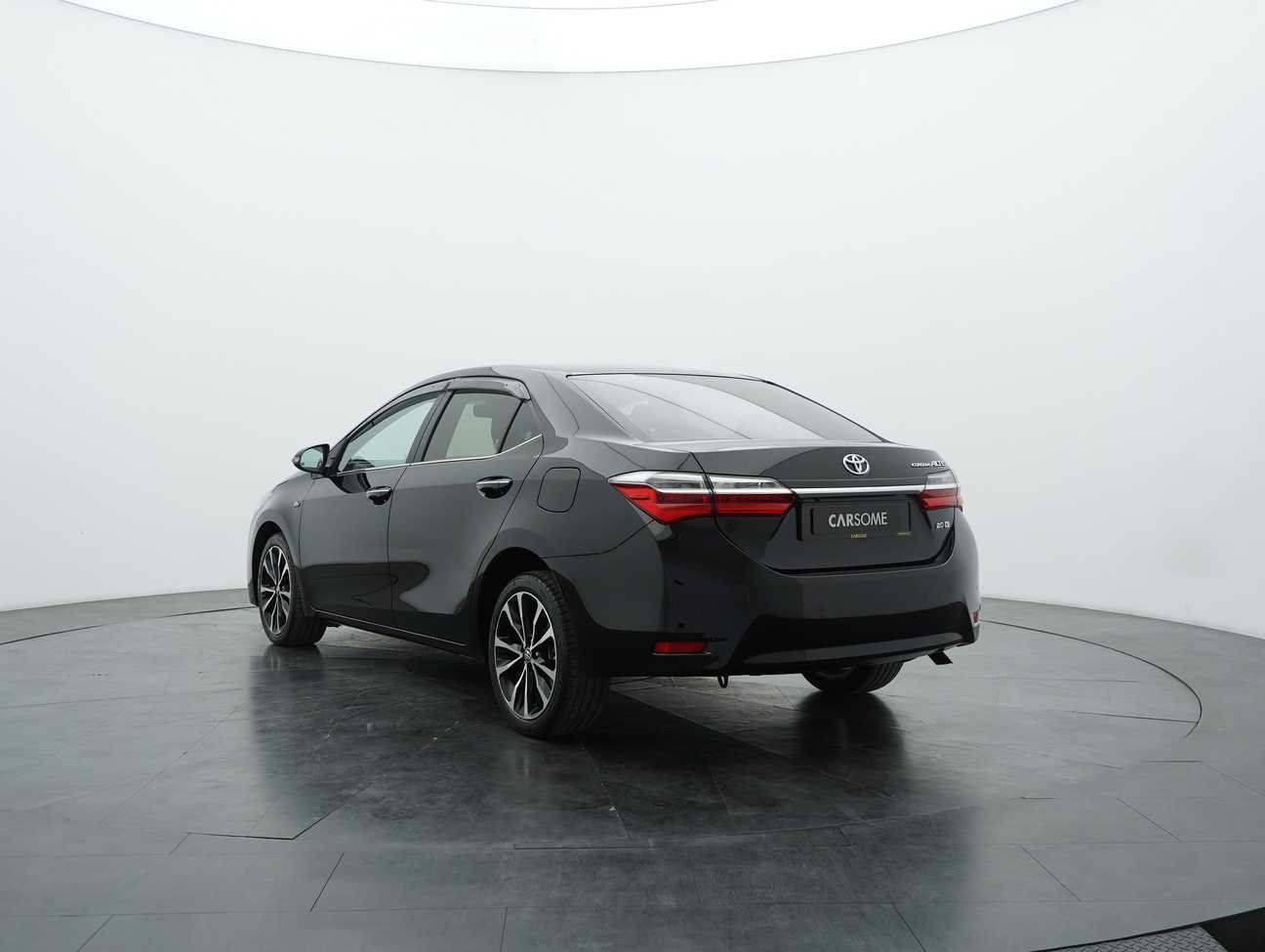 used 2017 Toyota Corolla Altis V 2.0