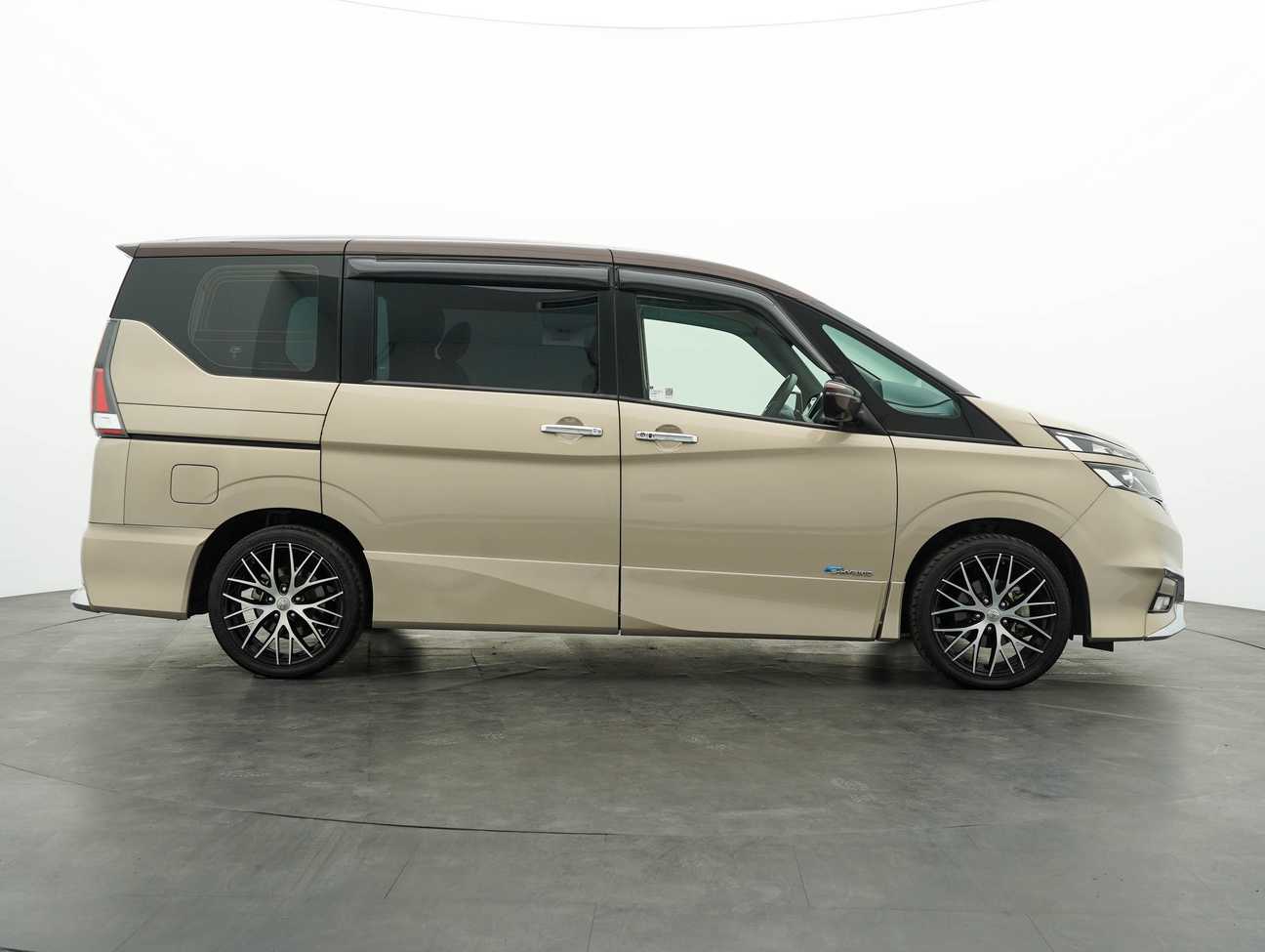 used 2019 Nissan Serena S-Hybrid High-Way Star 2.0
