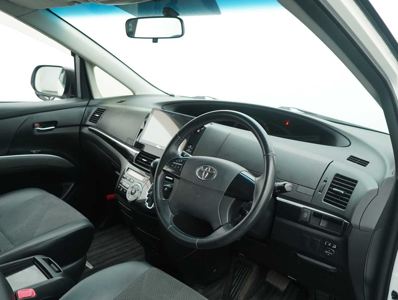 used 2013 Toyota Estima Aeras 2.4