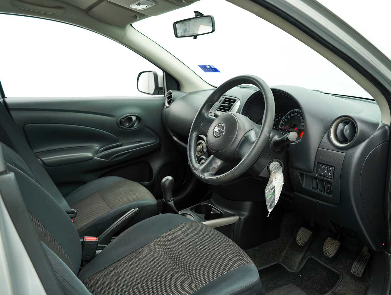 terpakai 2014 Nissan Almera E 1.5