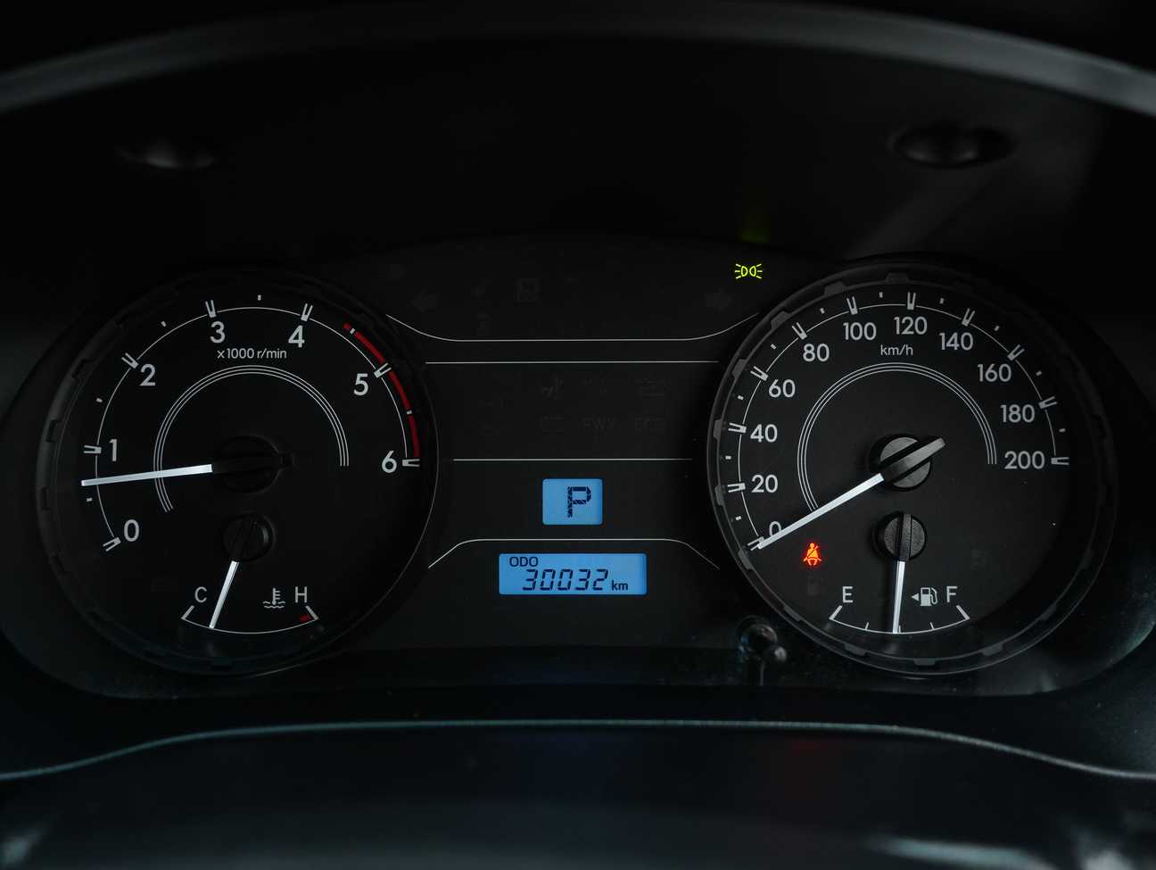 terpakai 2023 Toyota Hilux E Dual Cab 2.4