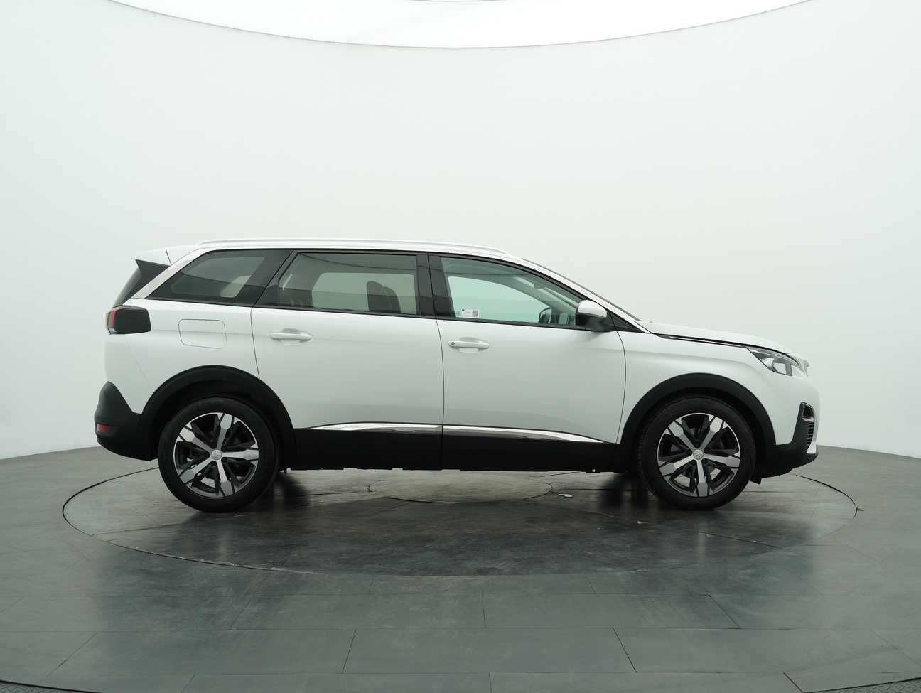 used 2018 Peugeot 5008  1.6