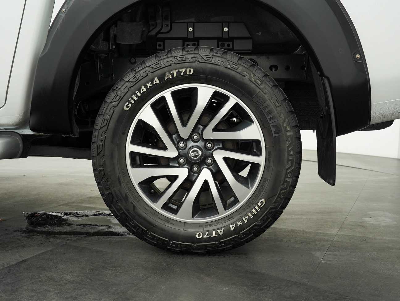 terpakai 2017 Nissan Navara NP300 VL 2.5