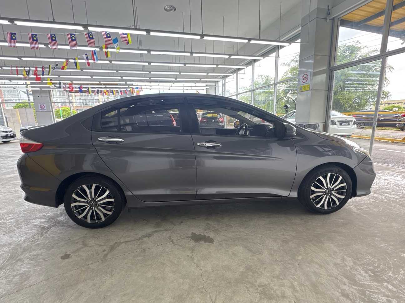 used 2018 Honda City V 1.5