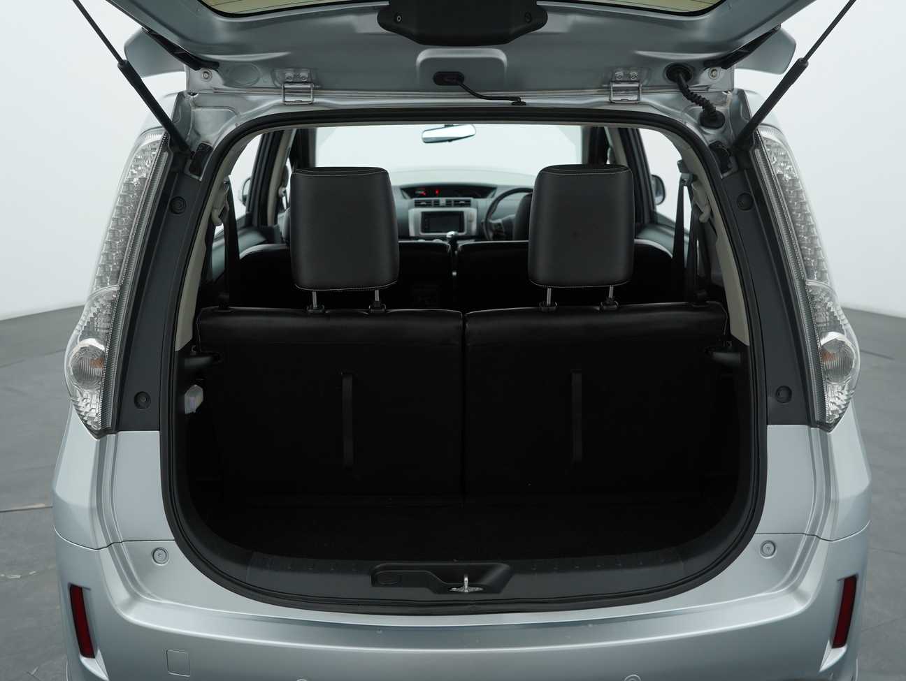 terpakai 2014 Perodua Alza Advance 1.5