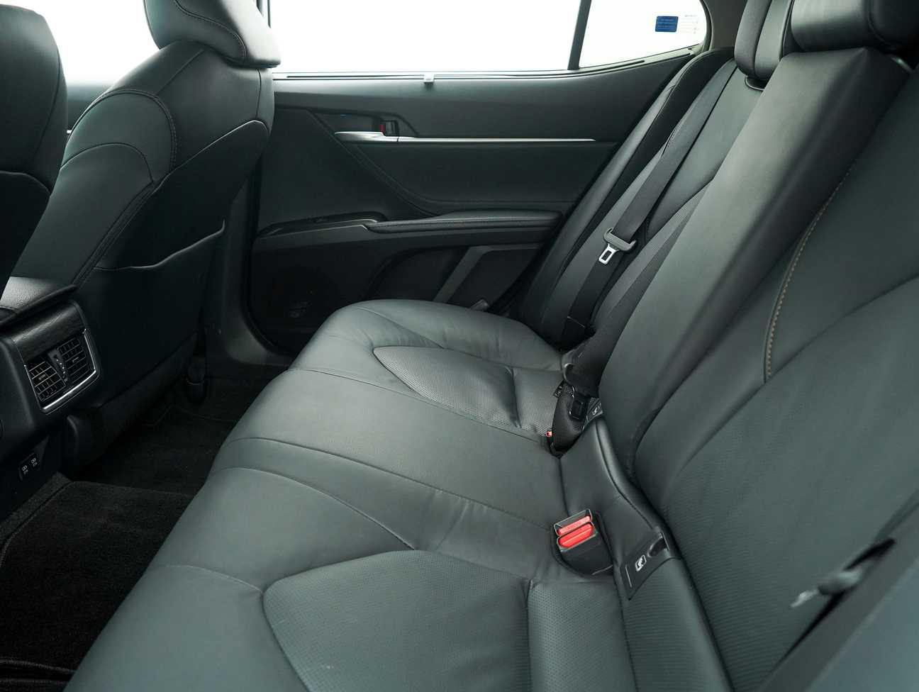 used 2023 Toyota Camry V 2.5