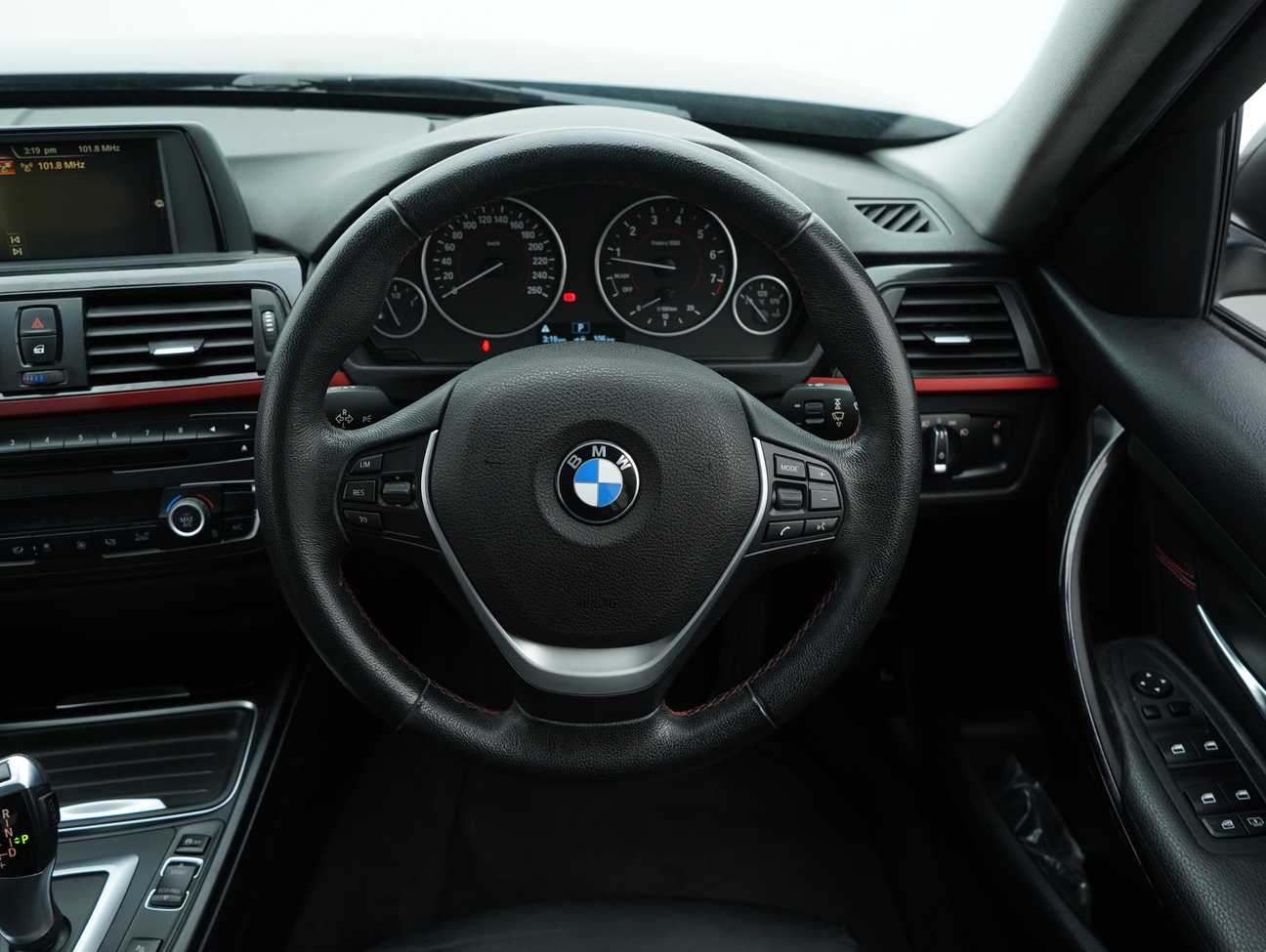 used 2015 BMW 320i Sport Line 2.0