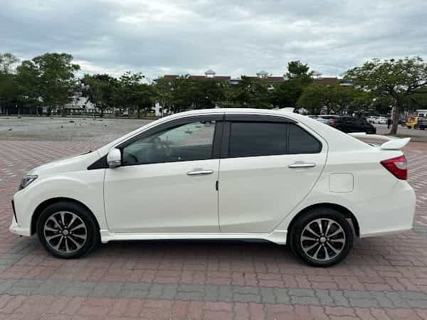 terpakai 2021 Perodua Bezza Advance 1.3