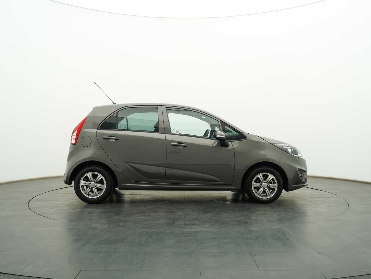 terpakai 2016 Proton Iriz Standard 1.3