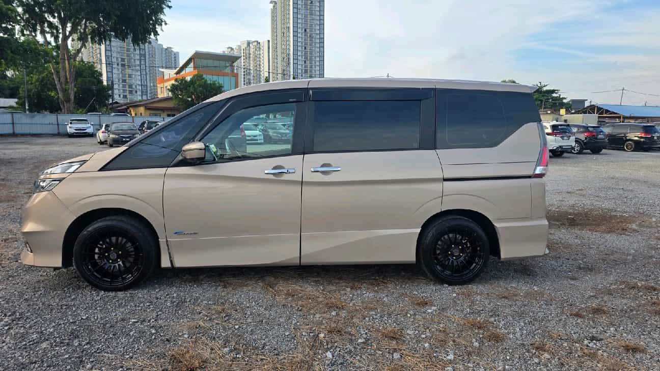 used 2021 Nissan Serena S-Hybrid High-Way Star 2.0