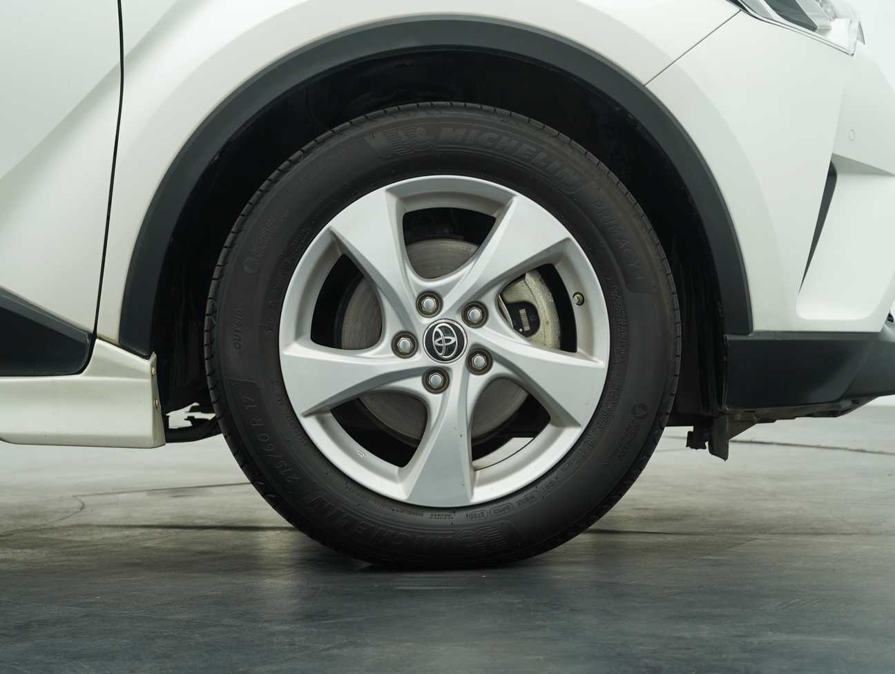 used 2018 Toyota C-HR  1.8