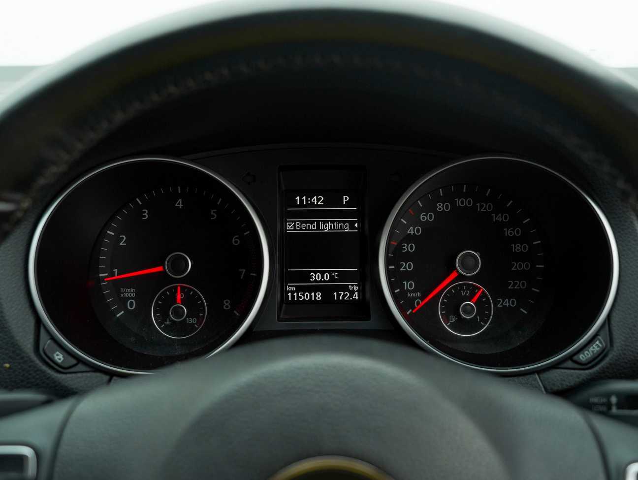 terpakai 2011 Volkswagen Golf TSI 1.4
