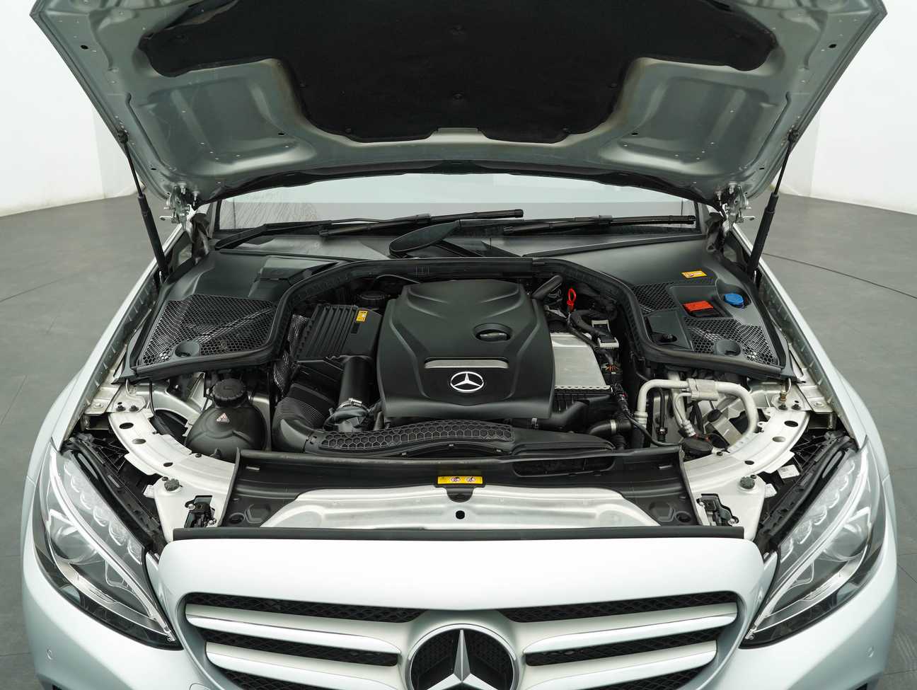 terpakai 2016 Mercedes-Benz C180 Avantgarde (7G-TRONIC Plus) 1.6