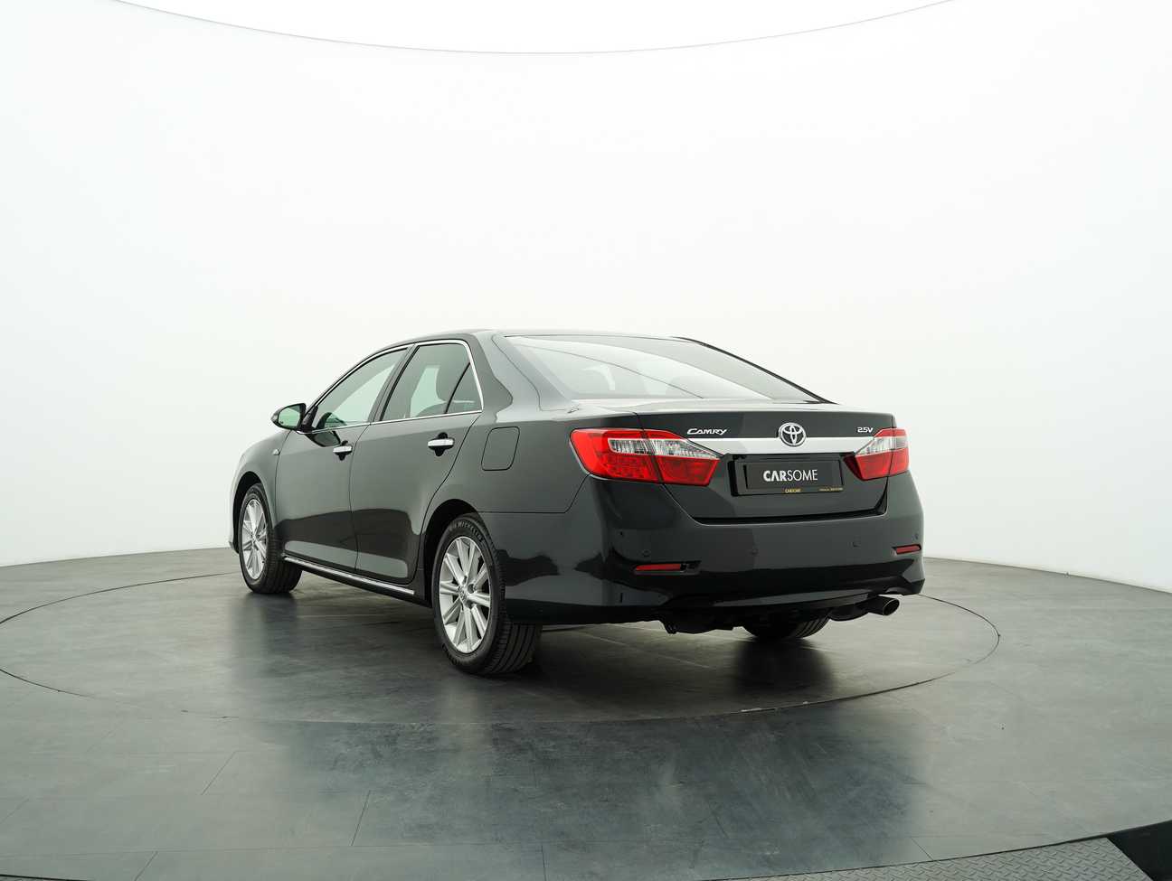used 2014 Toyota Camry V 2.5
