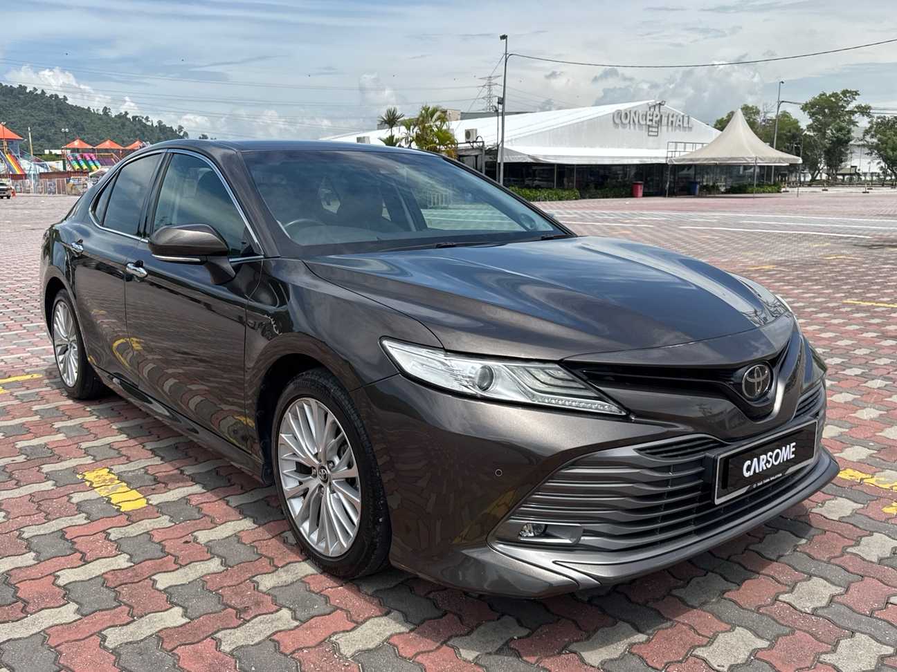 used 2019 Toyota Camry V 2.5
