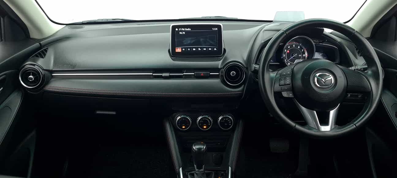 terpakai 2015 Mazda 2 SEDAN 1.5