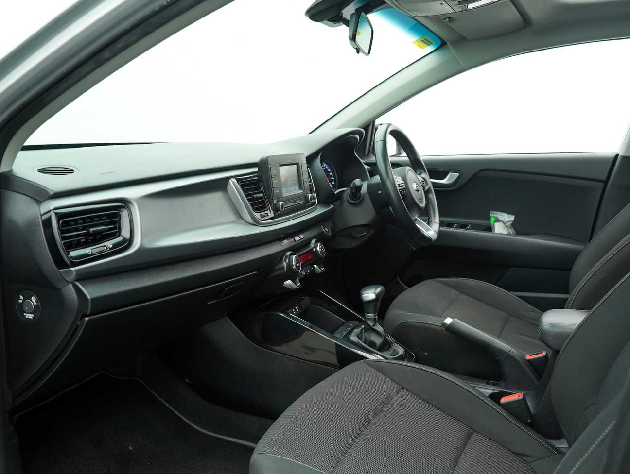 terpakai 2017 Kia Rio  1.4