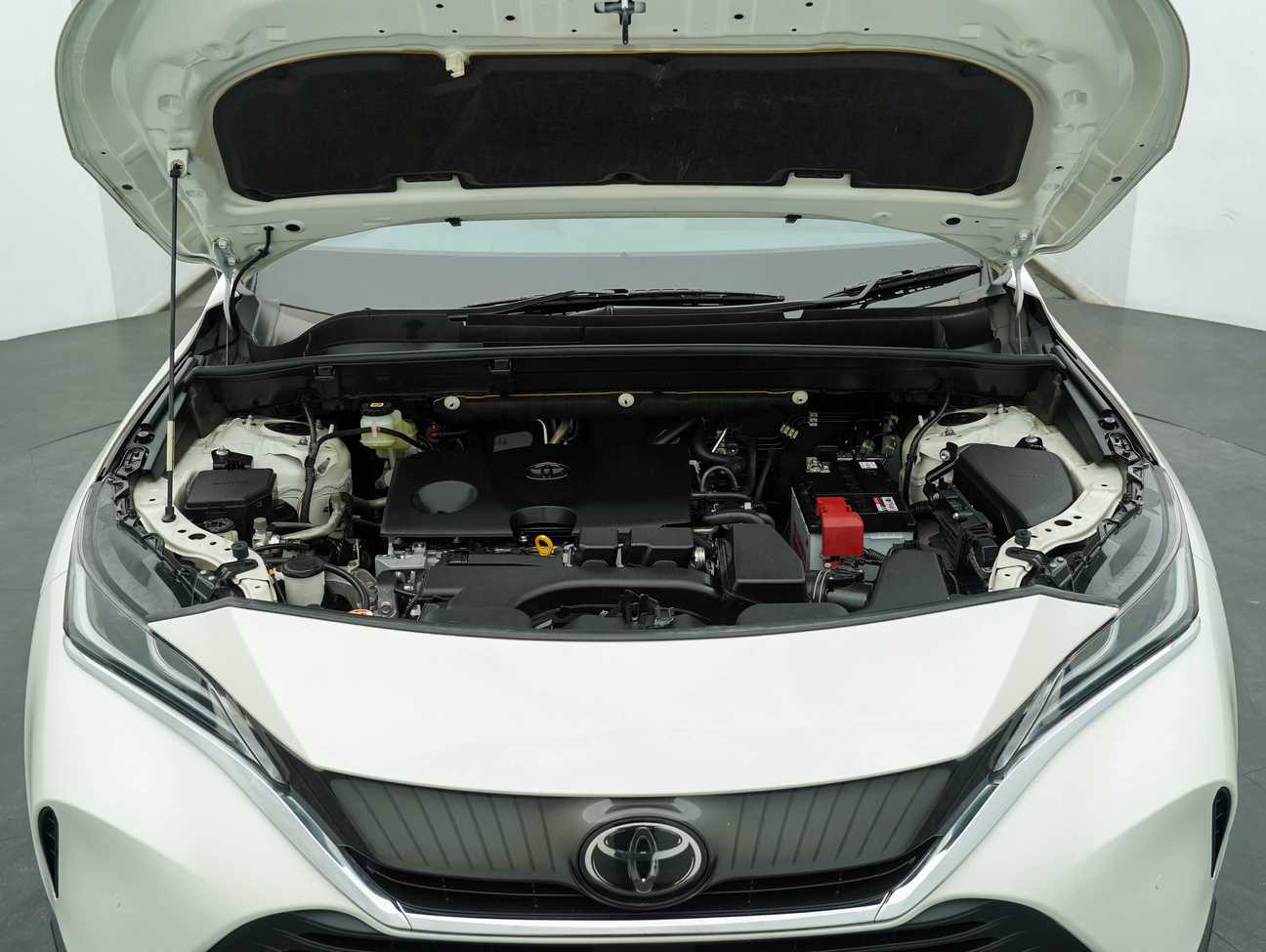 used 2021 Toyota Harrier Luxury 2.0