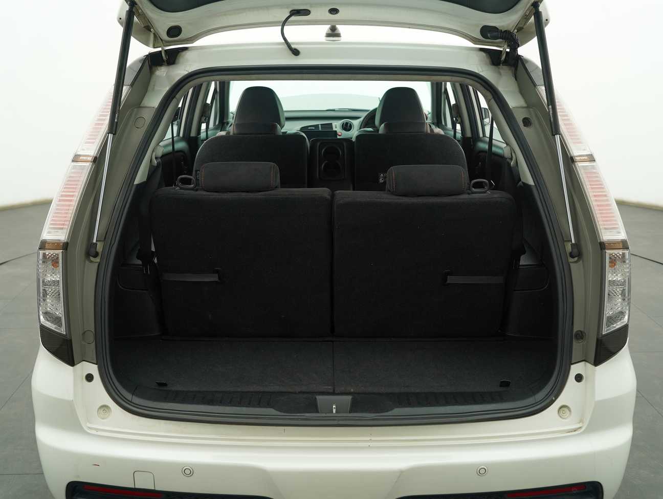 used 2013 Honda Stream RSZ 1.8