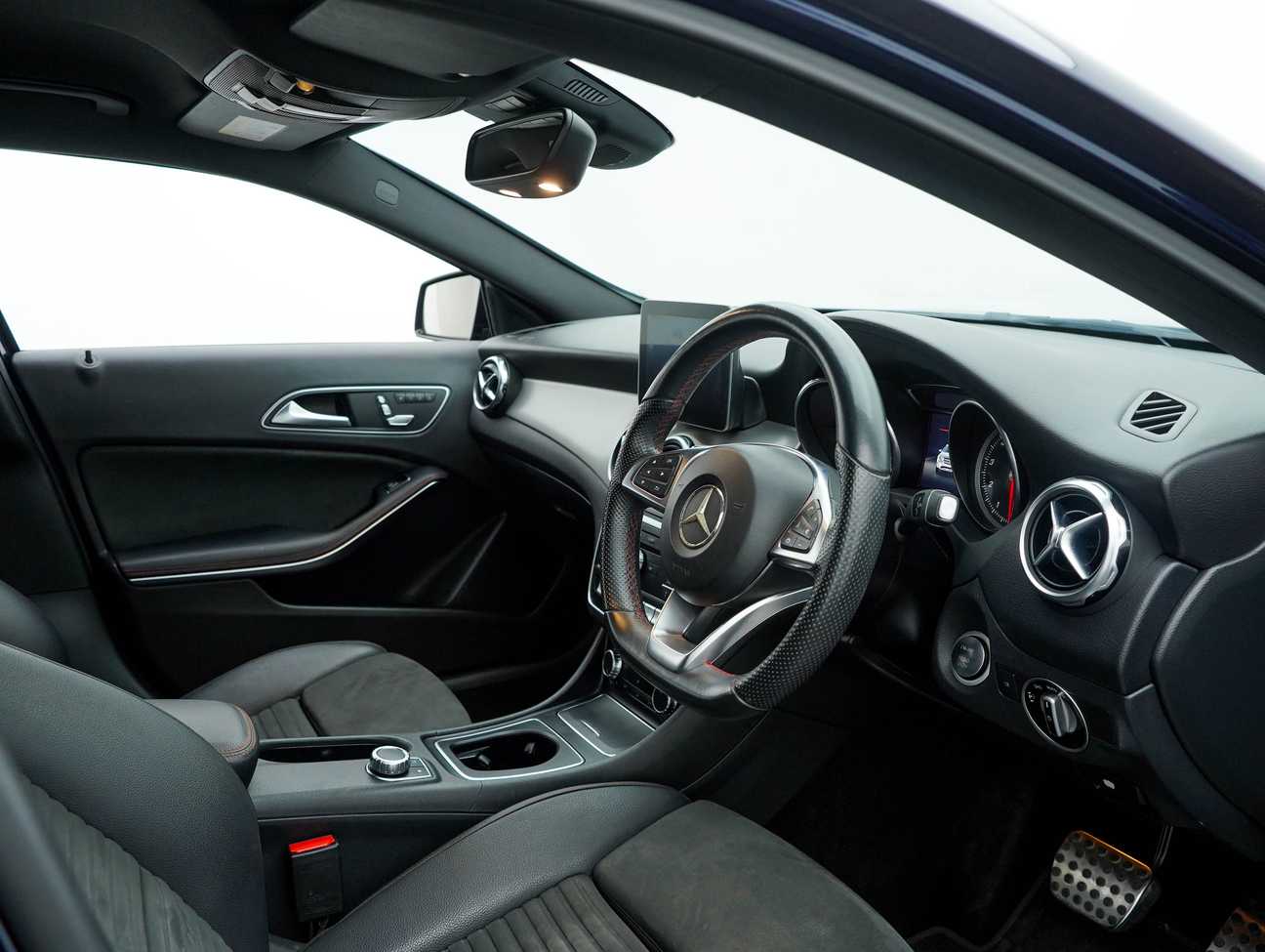 terpakai 2017 Mercedes-Benz GLA250 4MATIC 2.0