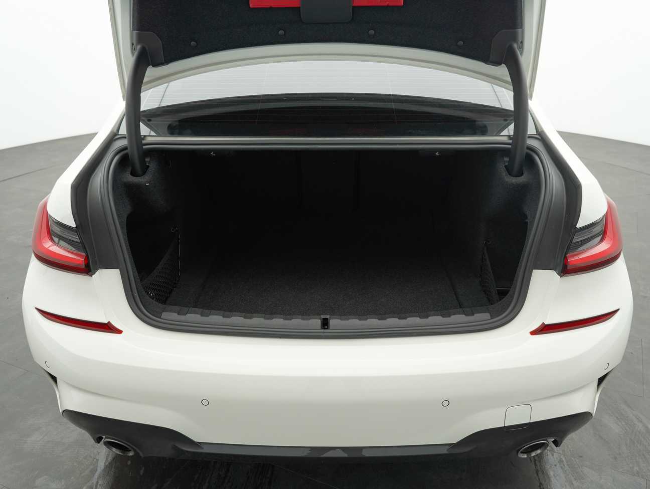 terpakai 2021 BMW 330i M Sport Driving Assist Pack 2.0