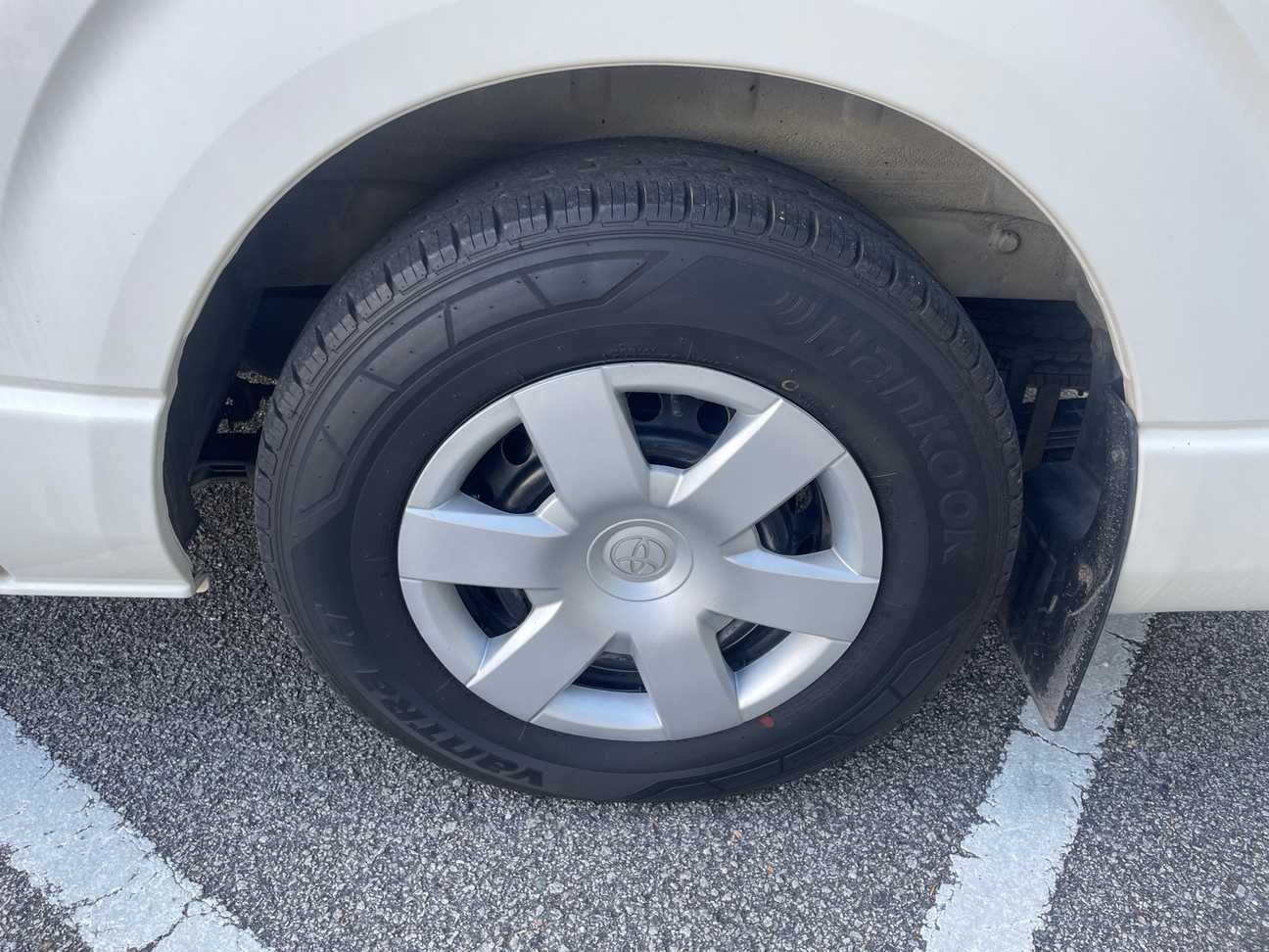 terpakai 2016 Toyota Hiace Window Van 2.5