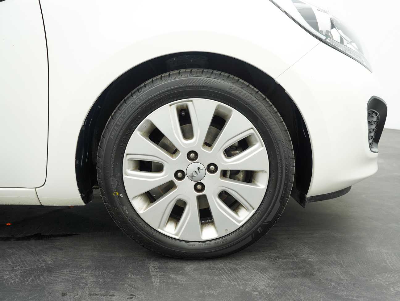 terpakai 2013 Kia RIO UB 1.4