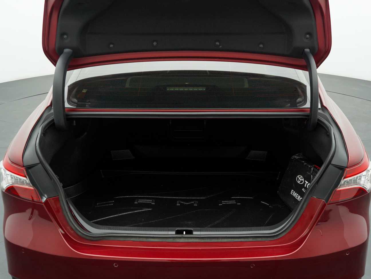 terpakai 2019 Toyota CAMRY V 2.5