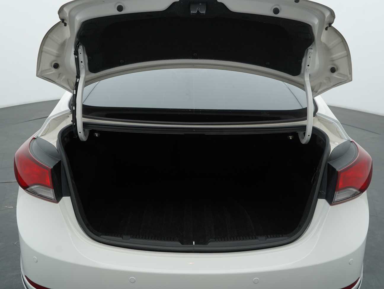 terpakai 2016 Hyundai Elantra Premium 1.8