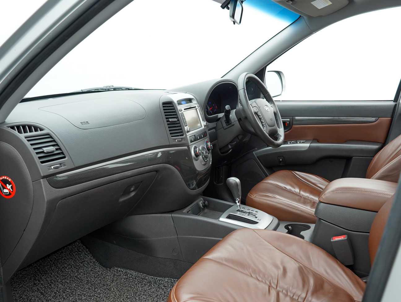 terpakai 2011 Inokom Santa Fe Premium 2.4