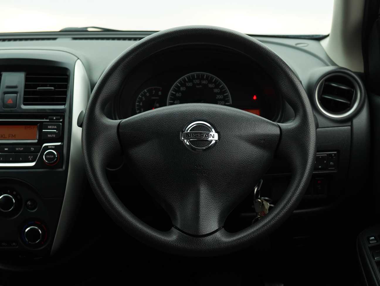 terpakai 2016 Nissan Almera E 1.5