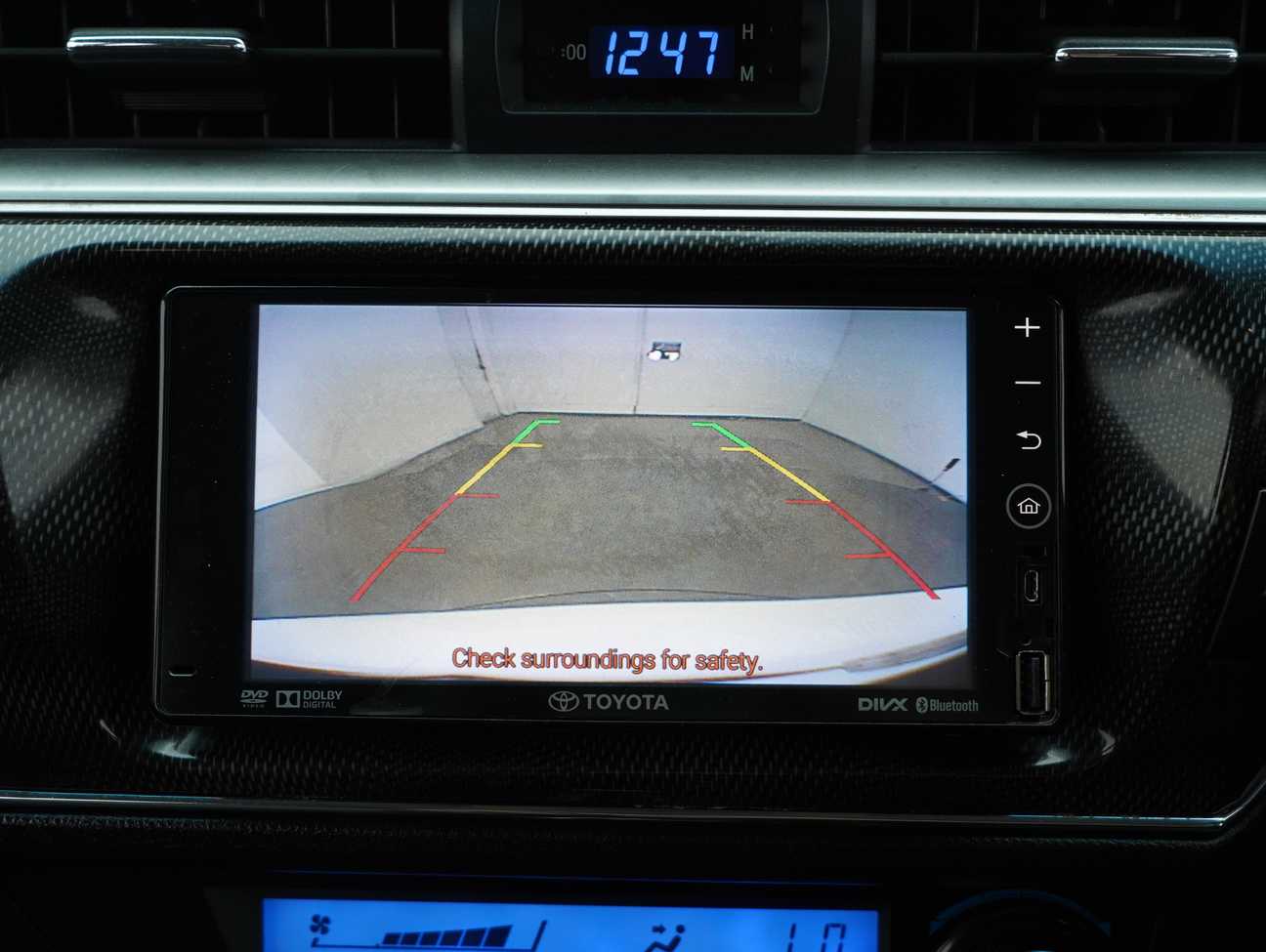 used 2015 Toyota Corolla Altis V 2.0