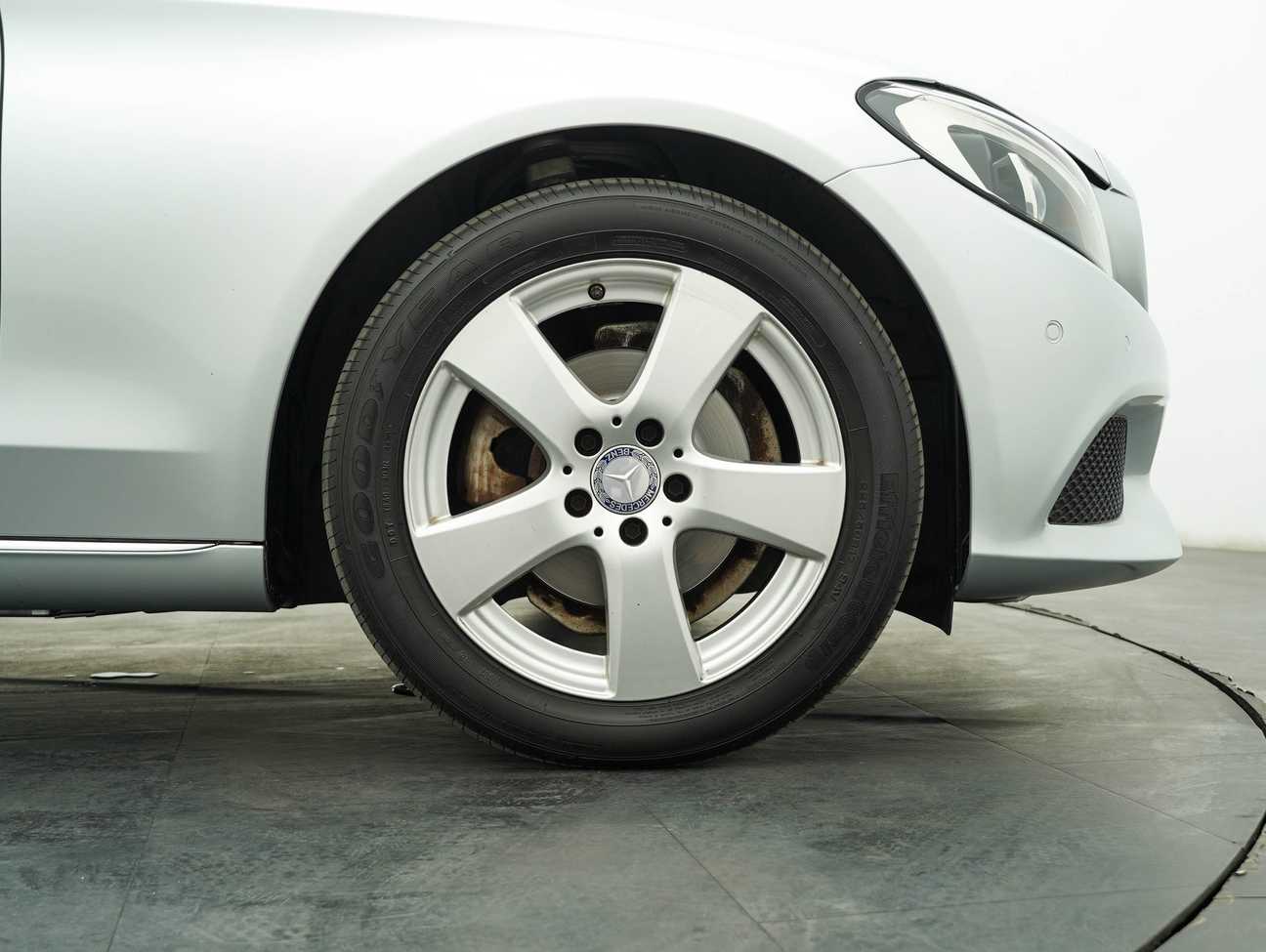 terpakai 2016 Mercedes-Benz C180 Avantgarde (7G-TRONIC Plus) 1.6