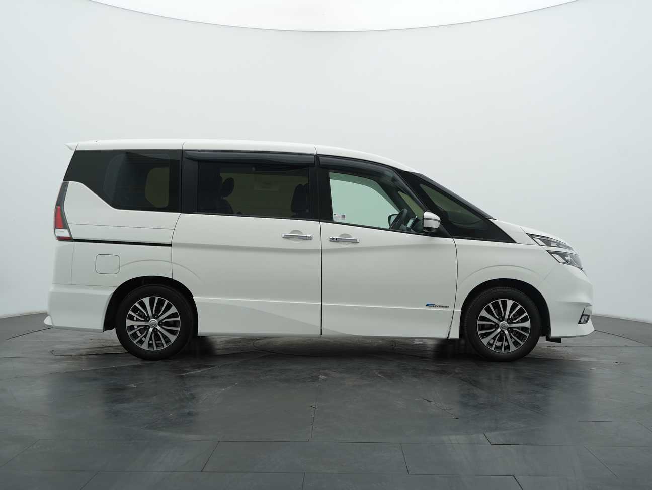 used 2019 Nissan Serena S-Hybrid High-Way Star Premium 2.0