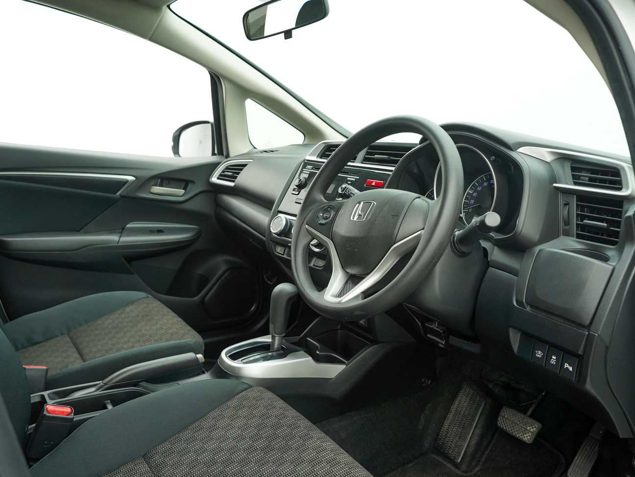 used 2015 Honda Jazz E 1.5