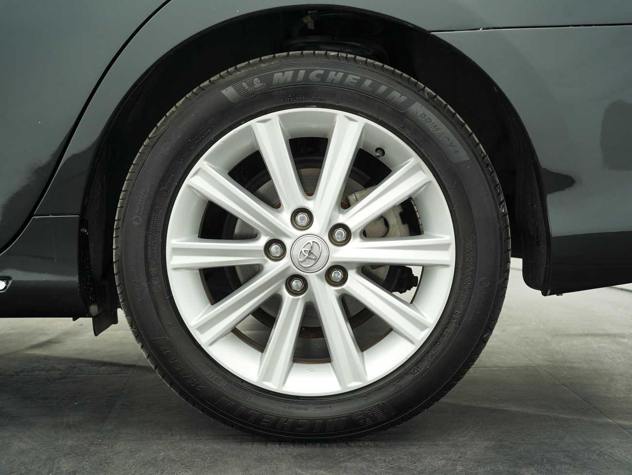 used 2014 Toyota Camry V 2.5