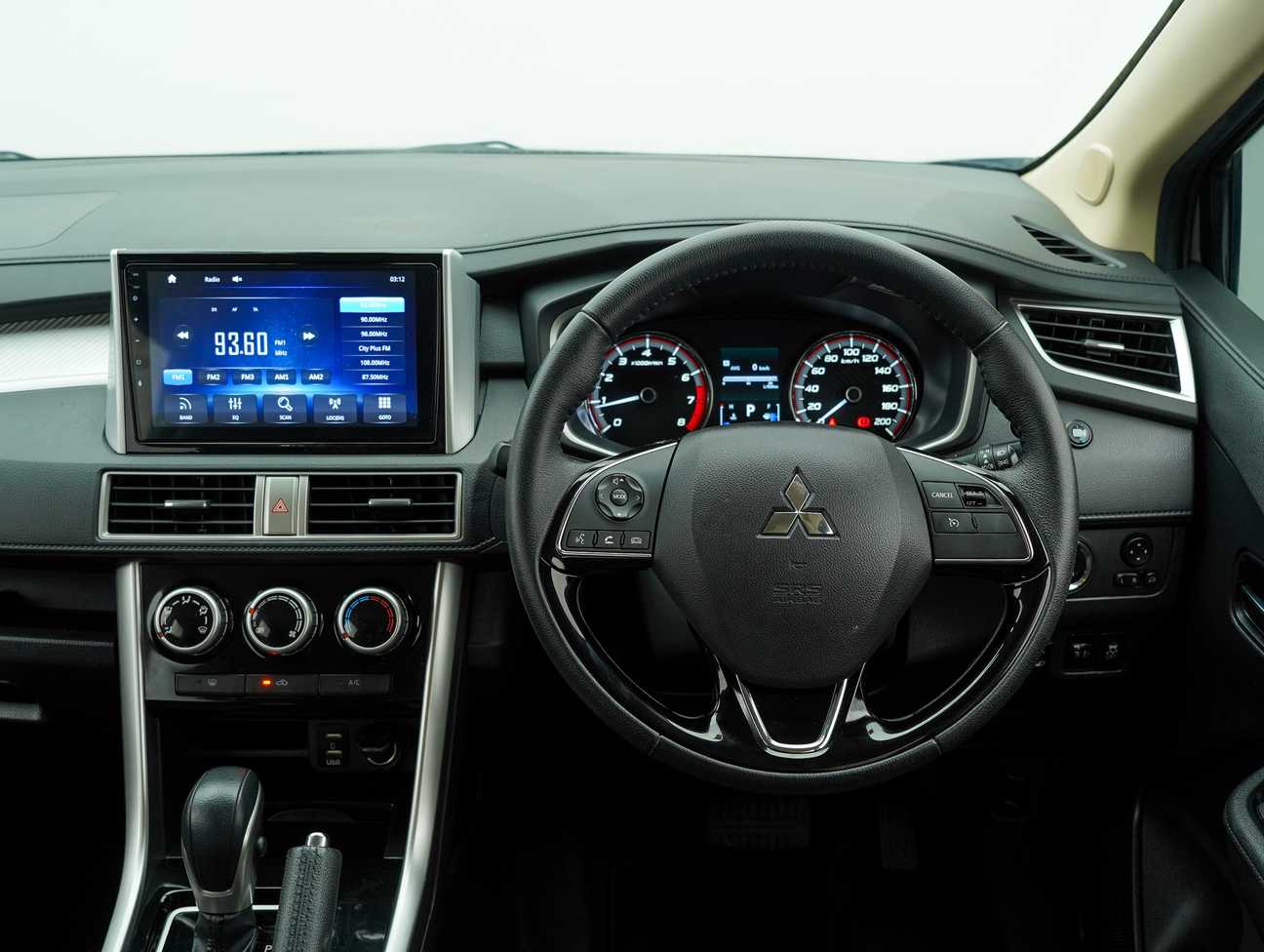 terpakai 2023 Mitsubishi Xpander  1.5