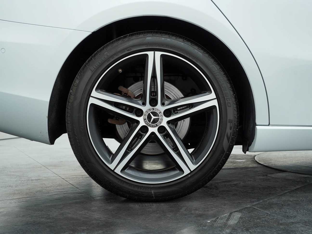 terpakai 2019 Mercedes-Benz A200 Progressive Line 1.3